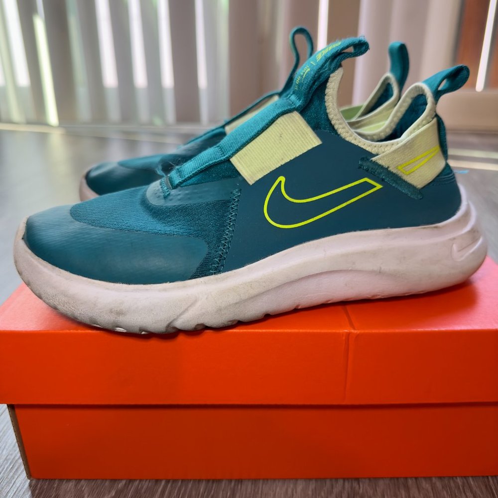 Nike Unisex-Child Running Shoes, size 4Y(EUR 36)